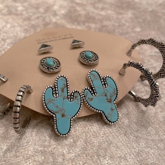 Brand New Atterri Southwest Silver Tone & Turquoise Set of 5 Pairs of Earrings - Picture 9 of 12